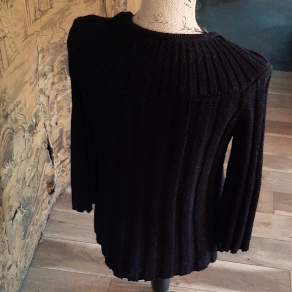 Simply Vera Wang black sweater - Picture 5 of 7